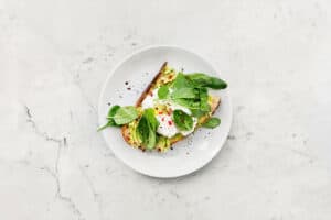piatto con bruschetta vegetariana