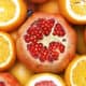 micronutrienti in una raccolta di agrumi, arance e melograno